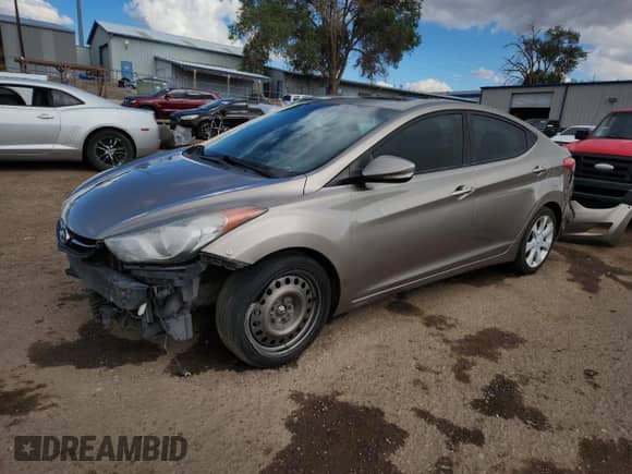 2013 Hyundai Elantra Limited z VIN 5NPDH4AE6DH311467, wystawiony jako Copart lot #70852475 z przebiegiem 228 971 mil mil oraz Szkoda całkowita • Salvage title. Historia ofert i sprzedaży dostępna na DreamBid. Obrazek 1.