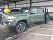 2022 Toyota Tacoma SR5 z VIN 3TMDZ5BN1NM121864, wystawiony jako IAAI lot #41724234 z przebiegiem 39 710 mil mil oraz . Historia ofert i sprzedaży dostępna na DreamBid. Obrazek 2.