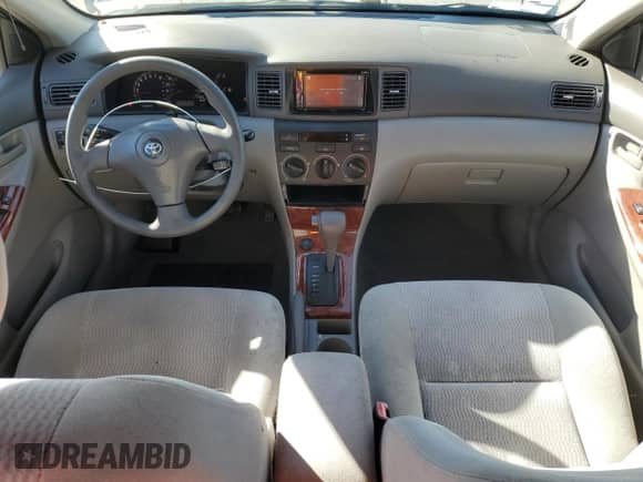 2005 Toyota Corolla LE с VIN 1NXBR32E35Z453940, выставлен на аукционе Copart как лот 82248645 с пробегом 206 990 миль миль и Списание • Salvage title. История ставок и продаж доступна на DreamBid. Изображение 8.