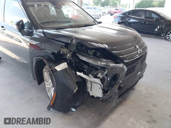 2024 Mitsubishi Outlander ES with VIN JA4J3UA84RZ028541, listed as a IAAI auction lot 42525288 with 36,240 mi miles and . Bid and sale history available at DreamBid. Image 6.