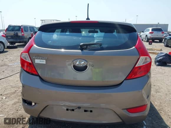 2014 Hyundai Accent SE с VIN KMHCU5AE3EU161592, выставлен на аукционе IAAI как лот 43249681 с пробегом 86 873 миль миль и . История ставок и продаж доступна на DreamBid. Изображение 16.