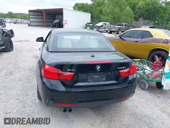 2015 BMW 4 Series 428i xDrive с VIN WBA3T1C55FP820539, выставлен на аукционе IAAI как лот 42073267 с пробегом 64 744 миль миль и . История ставок и продаж доступна на DreamBid. Изображение 16.