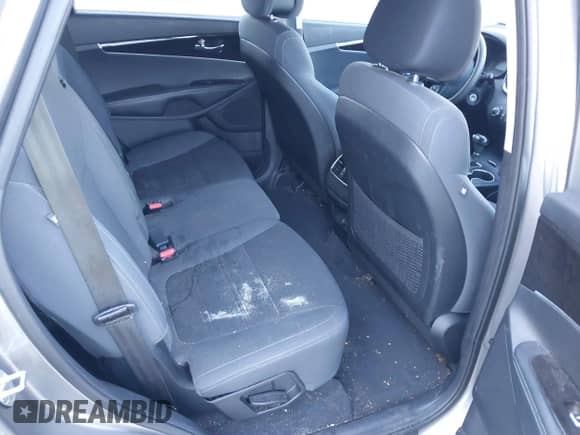 2016 Kia Sorento LX z VIN 5XYPG4A38GG185459, wystawiony jako IAAI lot #43474517 z przebiegiem 86 697 mil mil oraz . Historia ofert i sprzedaży dostępna na DreamBid. Obrazek 8.