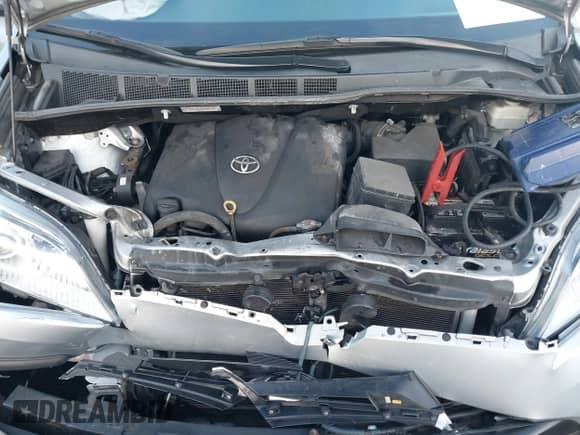 2019 Toyota Sienna LE with VIN 5TDJZ3DC1KS223552, listed as a IAAI auction lot 41809475 with 77,809 mi miles and . Bid and sale history available at DreamBid. Image 10.