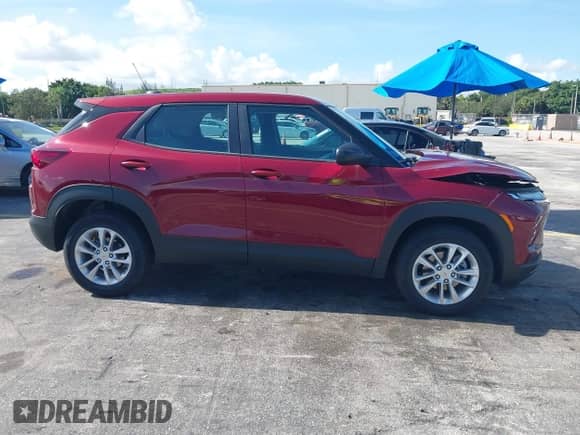 2025 Chevrolet TrailBlazer LS with VIN KL79MNSL3SB165223, listed as a IAAI auction lot 42946874 with 5,640 mi miles and . Bid and sale history available at DreamBid. Image 14.
