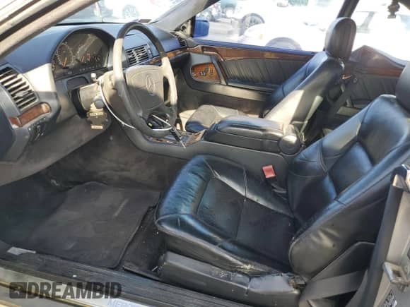 1993 Mercedes-Benz 500 с VIN WDBGA70E2PA135256, выставлен на аукционе Copart как лот 85974174 с пробегом 66 101 миль миль и Списание • Salvage title. История ставок и продаж доступна на DreamBid. Изображение 7.