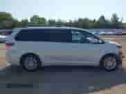 2017 Toyota Sienna XLE Auto Access Seat с VIN 5TDYZ3DC8HS787173, выставлен на аукционе IAAI как лот 42389789 с пробегом 79 879 миль миль и . История ставок и продаж доступна на DreamBid. Изображение 13.