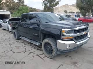 2018 Chevrolet Silverado 1500 LT с VIN 3GCPCREC7JG602033, выставлен на аукционе IAAI как лот 43407063 с пробегом 81 468 миль миль и . История ставок и продаж доступна на DreamBid. Изображение 1.