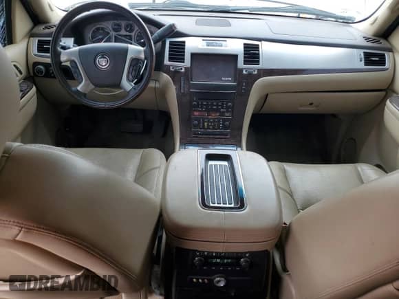 2014 Cadillac Escalade Luxury с VIN 1GYS3BEF3ER227401, выставлен на аукционе Copart как лот 51662925 с пробегом 178 428 миль миль и Списание • Salvage title. История ставок и продаж доступна на DreamBid. Изображение 8.