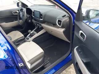 2022 Hyundai Venue SEL with VIN KMHRC8A39NU142610, listed as a IAAI auction lot 43329999 with 14,521 mi miles and . Bid and sale history available at DreamBid. Image 5.