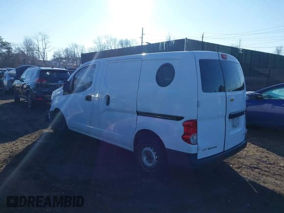 2017 Chevrolet City Express Cargo LS z VIN 3N63M0YN0HK692442, wystawiony jako IAAI lot #41612647 z przebiegiem 197 623 mil mil oraz . Historia ofert i sprzedaży dostępna na DreamBid. Obrazek 3.