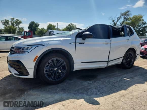 2022 Volkswagen Tiguan SE R-Line Black with VIN 3VV8B7AX1NM092470, listed as a Copart auction lot 80161515 with Not provided miles and Salvage title. Bid and sale history available at DreamBid. Image 1.