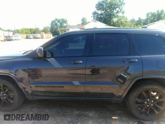 2017 Jeep Grand Cherokee Laredo with VIN 1C4RJEAG8HC722291, listed as a IAAI auction lot 42720085 with 140,382 mi miles and . Bid and sale history available at DreamBid. Image 14.