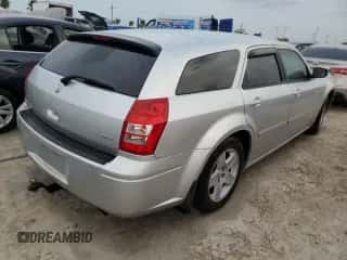 2005 Dodge Magnum SE with VIN 2D4FV48V25H550292, listed as a Copart auction lot 73678344 with 174,798 mi miles and Non repairable. Bid and sale history available at DreamBid. Image 3.