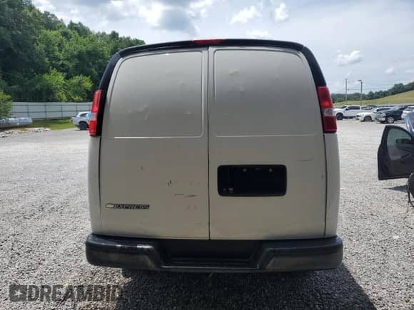 2021 Chevrolet Express Cargo с VIN 1GCWGAFP0M1162839, выставлен на аукционе Copart как лот 65788355 с пробегом 211 034 миль миль и Чистый • Clean title. История ставок и продаж доступна на DreamBid. Изображение 6.