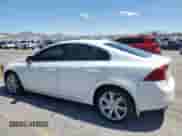 2013 Volvo S60 T6 R-Design Platinum с VIN YV1902FHXD2179720, выставлен на аукционе Copart как лот 56236895 с пробегом 150 128 миль миль и Списание • Salvage title. История ставок и продаж доступна на DreamBid. Изображение 2.