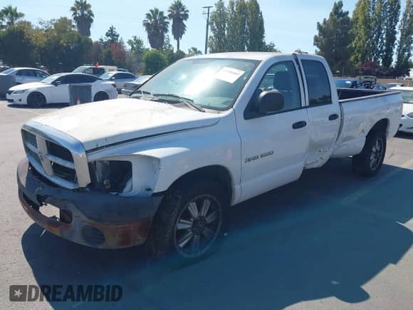 2006 Dodge 1500 SLT z VIN 1D7HA18N76J197330, wystawiony jako IAAI lot #42988465 z przebiegiem 234 246 mil mil oraz . Historia ofert i sprzedaży dostępna na DreamBid. Obrazek 2.