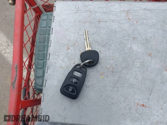 2010 Hyundai Sonata GLS z VIN 5NPET4AC5AH598927, wystawiony jako IAAI lot #43571034 z przebiegiem 117 614 mil mil oraz . Historia ofert i sprzedaży dostępna na DreamBid. Obrazek 11.