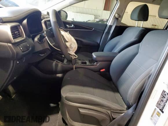 2020 Kia Sorento L z VIN 5XYPG4A34LG628524, wystawiony jako Copart lot #69577255 z przebiegiem 96 281 mil mil oraz Szkoda całkowita • Salvage title. Historia ofert i sprzedaży dostępna na DreamBid. Obrazek 7.