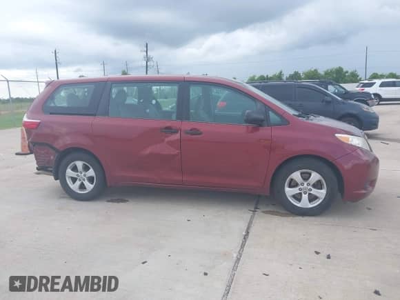 2017 Toyota Sienna L z VIN 5TDZZ3DC1HS886194, wystawiony jako IAAI lot #42917497 z przebiegiem 91 070 mil mil oraz . Historia ofert i sprzedaży dostępna na DreamBid. Obrazek 13.