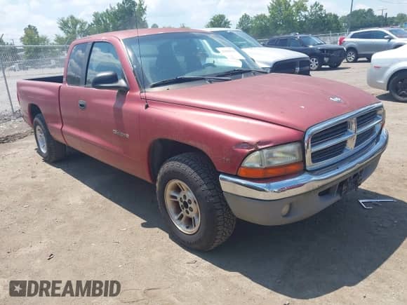1999 Dodge Dakota SLT с VIN 1B7GL22Y1XS269742, выставлен на аукционе IAAI как лот 42868020 с пробегом 193 853 миль миль и . История ставок и продаж доступна на DreamBid. Изображение 1.
