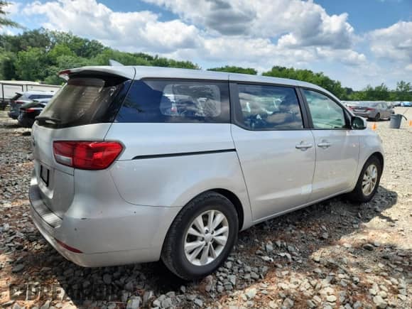 2017 Kia Sedona L z VIN KNDMA5C13H6284071, wystawiony jako Copart lot #66113925 z przebiegiem 80 057 mil mil oraz Szkoda całkowita • Salvage title. Historia ofert i sprzedaży dostępna na DreamBid. Obrazek 3.