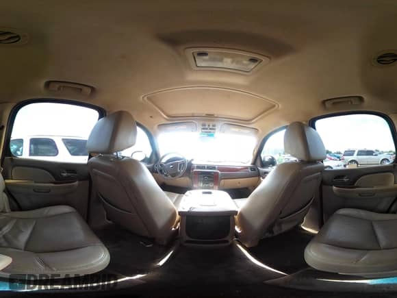 2009 Chevrolet Tahoe LTZ с VIN 1GNFC33J19R183206, выставлен на аукционе IAAI как лот 42445222 с пробегом 353 766 миль миль и . История ставок и продаж доступна на DreamBid. Изображение 19.