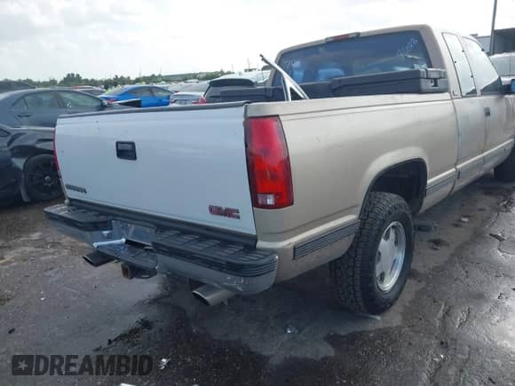 1995 GMC Sierra 1500 с VIN 2GTEC19K8S1530957, выставлен на аукционе IAAI как лот 42994210 с пробегом 224 762 миль миль и . История ставок и продаж доступна на DreamBid. Изображение 4.
