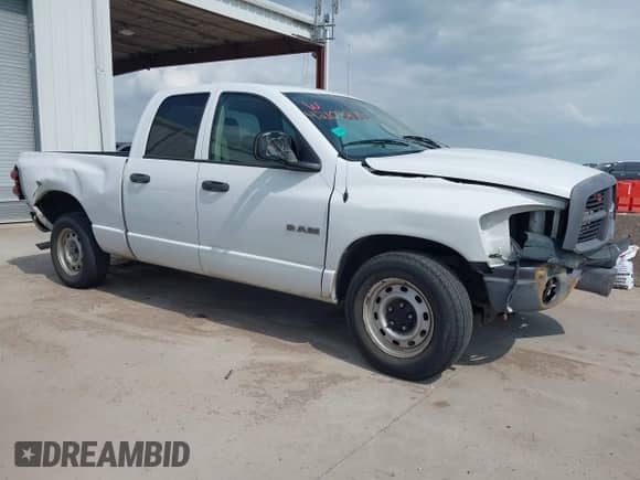 2008 Dodge 1500 ST z VIN 1D7HA18K08J205373, wystawiony jako IAAI lot #42103871 z przebiegiem 127 896 mil mil oraz . Historia ofert i sprzedaży dostępna na DreamBid. Obrazek 14.