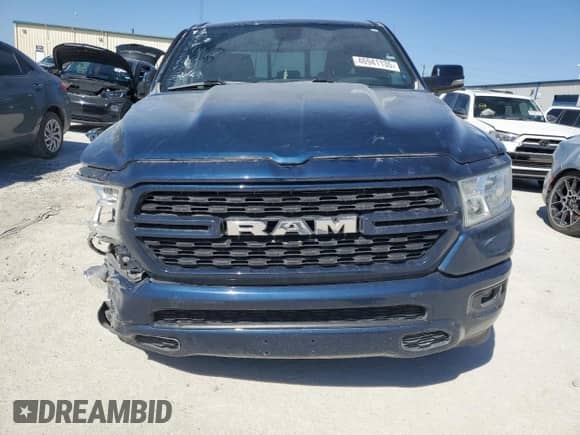 2022 Ram 1500 Lone Star z VIN 1C6RREBT6NN187330, wystawiony jako Copart lot #46941135 z przebiegiem 80 181 mil mil oraz Czysty tytuł • Clean title. Historia ofert i sprzedaży dostępna na DreamBid. Obrazek 5.