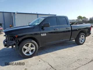 2014 Ram 1500 Tradesman z VIN 1C6RR6FG2ES435335, wystawiony jako Copart lot #63456555 z przebiegiem 172 684 mil mil oraz Szkoda całkowita • Salvage title. Historia ofert i sprzedaży dostępna na DreamBid. Obrazek 1.