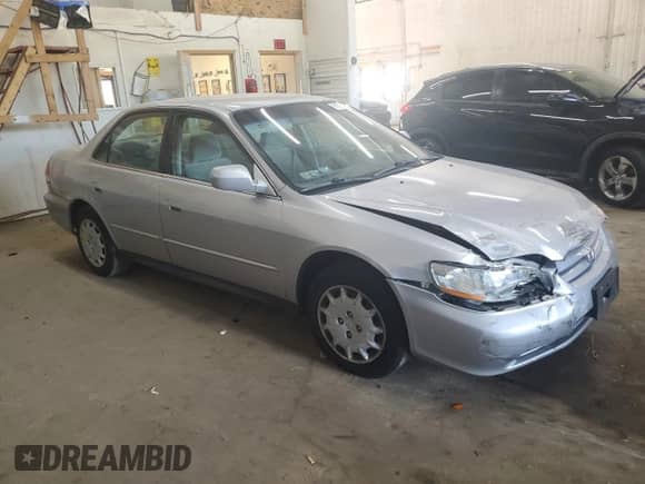 2001 Honda Accord LX with VIN JHMCG56431C002100, listed as a Copart auction lot 81708255 with 138,379 mi miles and Salvage title. Bid and sale history available at DreamBid. Image 4.