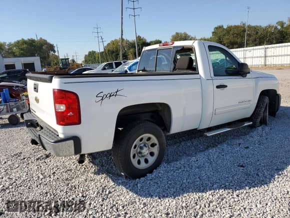 2009 Chevrolet Silverado 1500 Work Truck with VIN 1GCEC14C79Z130972, listed as a Copart auction lot 71956185 with 24,806 mi miles and Salvage title. Bid and sale history available at DreamBid. Image 3.