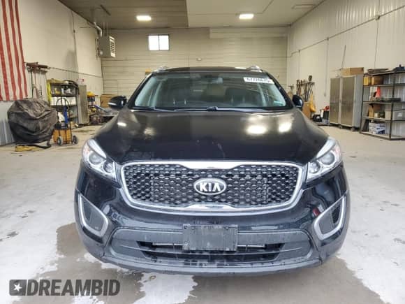 2018 Kia Sorento LX z VIN 5XYPGDA33JG383809, wystawiony jako Copart lot #67726675 z przebiegiem 114 685 mil mil oraz Czysty tytuł • Clean title. Historia ofert i sprzedaży dostępna na DreamBid. Obrazek 5.