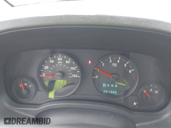 2010 Jeep Compass Sport z VIN 1J4NT1FB6AD638222, wystawiony jako IAAI lot #42076051 z przebiegiem 201 986 mil mil oraz . Historia ofert i sprzedaży dostępna na DreamBid. Obrazek 7.