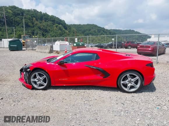 2024 Chevrolet Corvette 1LT z VIN 1G1YA3D48R5100600, wystawiony jako IAAI lot #43003698 z przebiegiem 4 720 mil mil oraz . Historia ofert i sprzedaży dostępna na DreamBid. Obrazek 14.