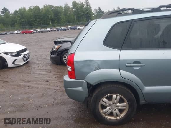 2008 Hyundai Tucson SE with VIN KM8JN72D58U909608, listed as a IAAI auction lot 42977425 with 131,147 mi miles and . Bid and sale history available at DreamBid. Image 12.