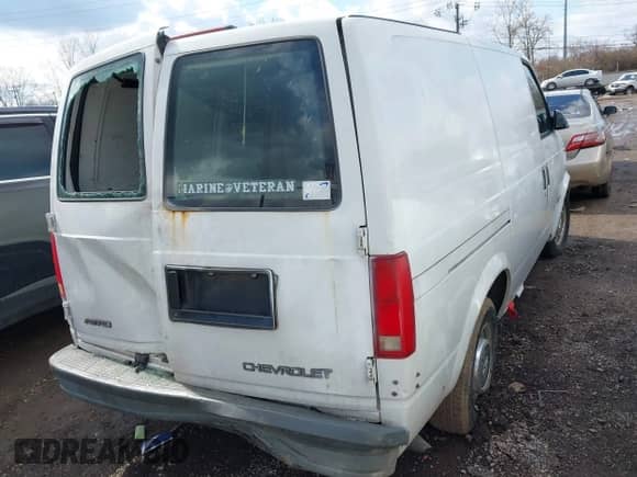 1998 Chevrolet Astro Cargo с VIN 1GCDM19WXWB139102, выставлен на аукционе IAAI как лот 41540799 с пробегом 226 511 миль миль и . История ставок и продаж доступна на DreamBid. Изображение 4.