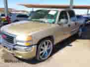 2006 GMC Sierra 1500 SL z VIN 2GTEC13V261282441, wystawiony jako IAAI lot #41799896 z przebiegiem 274 960 mil mil oraz . Historia ofert i sprzedaży dostępna na DreamBid. Obrazek 2.