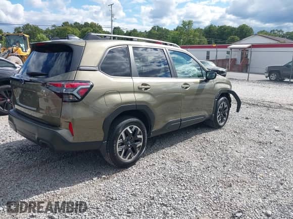 2025 Subaru Forester Premium z VIN JF2SLDBCXSH547118, wystawiony jako IAAI lot #43088245 z przebiegiem 1 219 mil mil oraz . Historia ofert i sprzedaży dostępna na DreamBid. Obrazek 4.