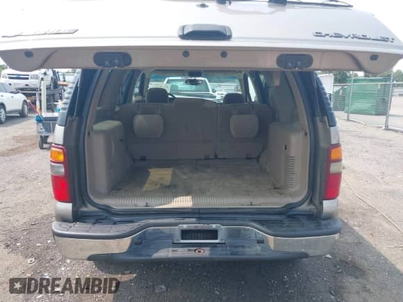 2003 Chevrolet Tahoe LS z VIN 1GNEC13Z43R124163, wystawiony jako IAAI lot #42374254 z przebiegiem 231 335 mil mil oraz . Historia ofert i sprzedaży dostępna na DreamBid. Obrazek 18.