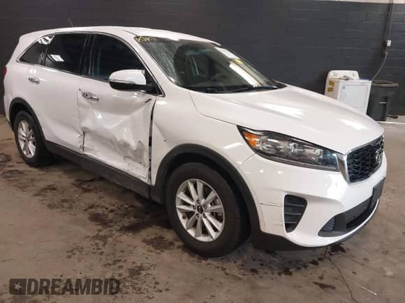 2019 Kia Sorento L with VIN 5XYPG4A36KG553520, listed as a IAAI auction lot 42341271 with 43,960 mi miles and . Bid and sale history available at DreamBid. Image 1.