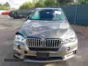 2017 BMW X5 xDrive35i с VIN 5UXKR0C5XH0U52828, выставлен на аукционе IAAI как лот 40899815 с пробегом 130 801 миль миль и . История ставок и продаж доступна на DreamBid. Изображение 12.