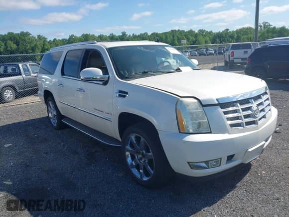 2009 Cadillac Escalade ESV with VIN 1GYFK26269R263525, listed as a IAAI auction lot 42274557 with 135,140 mi miles and . Bid and sale history available at DreamBid. Image 1.