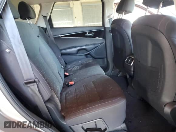 2019 Kia Sorento LX with VIN 5XYPG4A51KG439538, listed as a Copart auction lot 66006865 with 105,819 mi miles and Clean title. Bid and sale history available at DreamBid. Image 11.