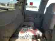 2001 Chevrolet Silverado 1500 LS z VIN 1GCEK19T81E123004, wystawiony jako Copart lot #90468215 z przebiegiem Nie podano mil oraz Czysty tytuł • Clean title. Historia ofert i sprzedaży dostępna na DreamBid. Obrazek 10.