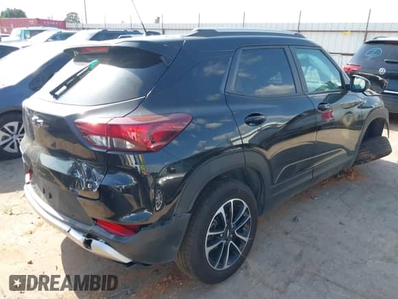 2025 Chevrolet TrailBlazer LT with VIN KL79MPSL9SB069933, listed as a IAAI auction lot 42725411 with Not provided miles and . Bid and sale history available at DreamBid. Image 4.