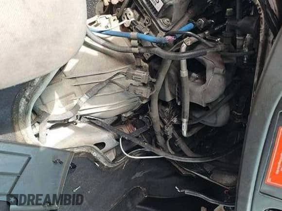 2006 Ford Econoline Cargo with VIN 1FTNS24W66DA74924, listed as a IAAI auction lot 43545967 with 325,090 mi miles and . Bid and sale history available at DreamBid. Image 7.