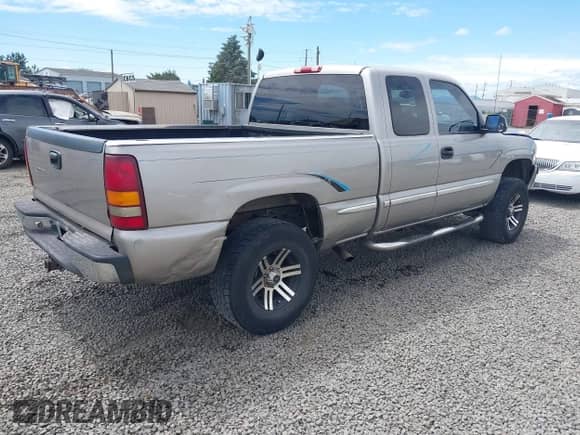 2000 GMC Sierra 1500 SLE с VIN 2GTEK19T8Y1198622, выставлен на аукционе IAAI как лот 42576764 с пробегом 218 812 миль миль и . История ставок и продаж доступна на DreamBid. Изображение 4.