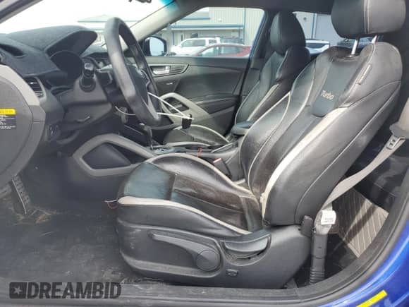 2013 Hyundai Veloster Turbo с VIN KMHTC6AE4DU164234, выставлен на аукционе Copart как лот 86467275 с пробегом 168 773 миль миль и Списание • Salvage title. История ставок и продаж доступна на DreamBid. Изображение 7.